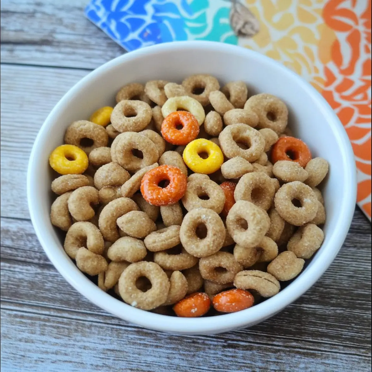 Indulgent Sweet Cashew Cheerios Snack Mix for Quick Cravings 2